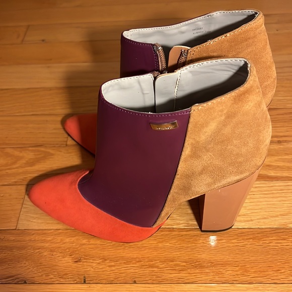 Calvin Klein color block booties in size 7.5 - Picture 4 of 8